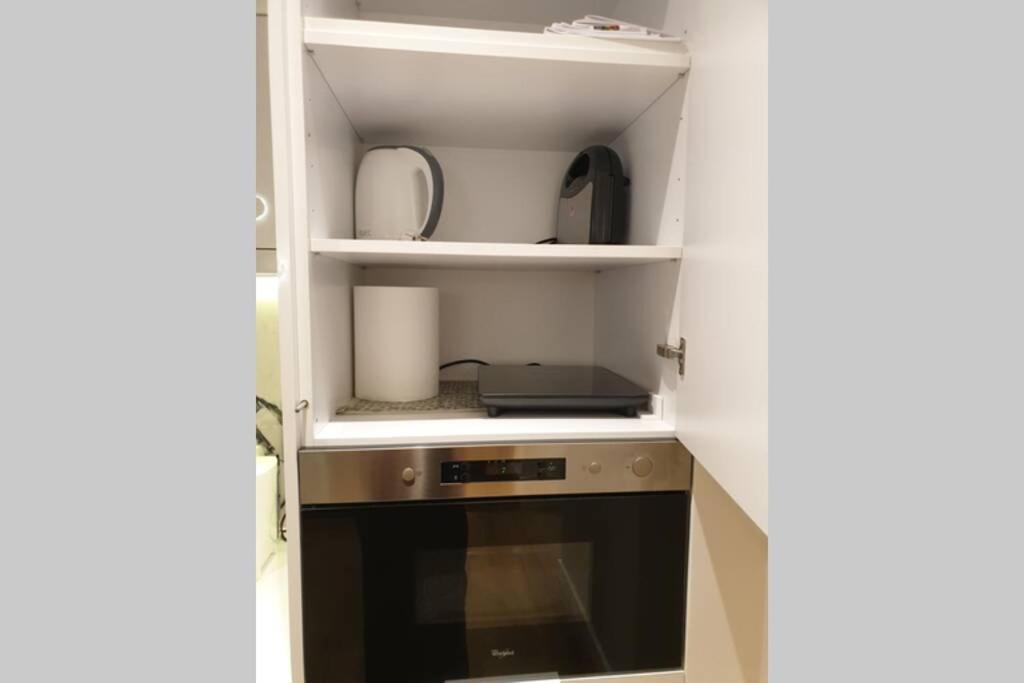 Ecostay-Serenity,Business Class Apartment By The Sea In Alimos Kalamaki アテネ エクステリア 写真