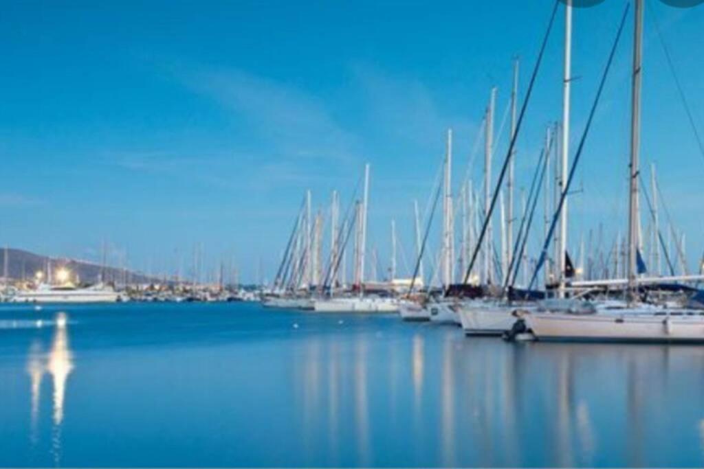 Ecostay-Serenity,Business Class Apartment By The Sea In Alimos Kalamaki アテネ エクステリア 写真