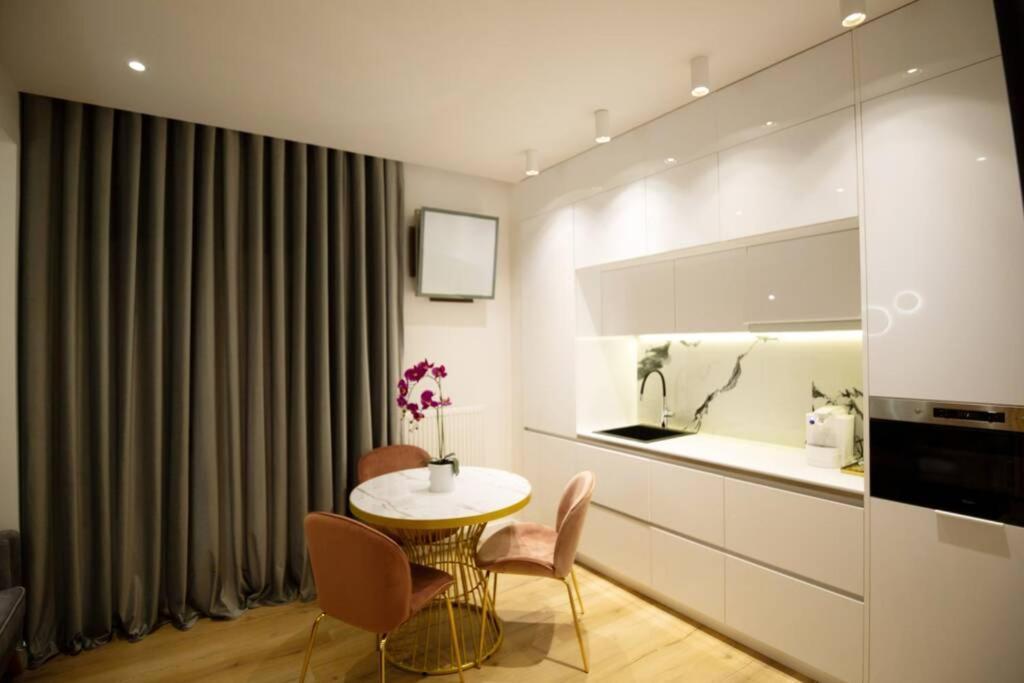 Ecostay-Serenity,Business Class Apartment By The Sea In Alimos Kalamaki アテネ エクステリア 写真