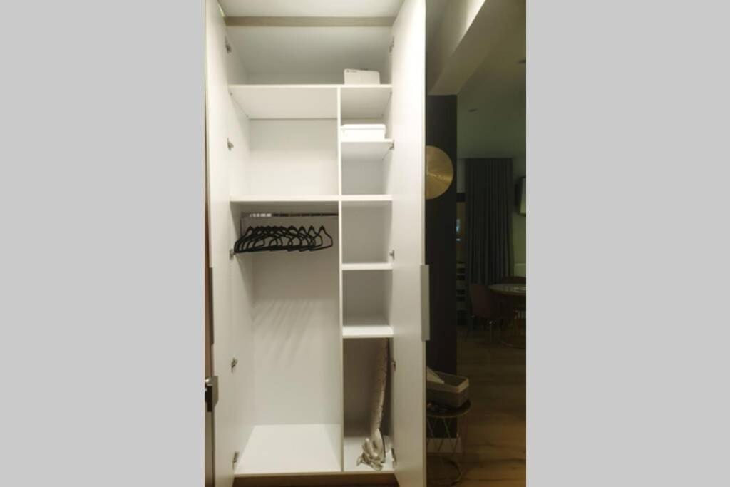Ecostay-Serenity,Business Class Apartment By The Sea In Alimos Kalamaki アテネ エクステリア 写真